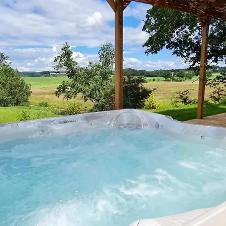 Domaine Des Graminees מלון